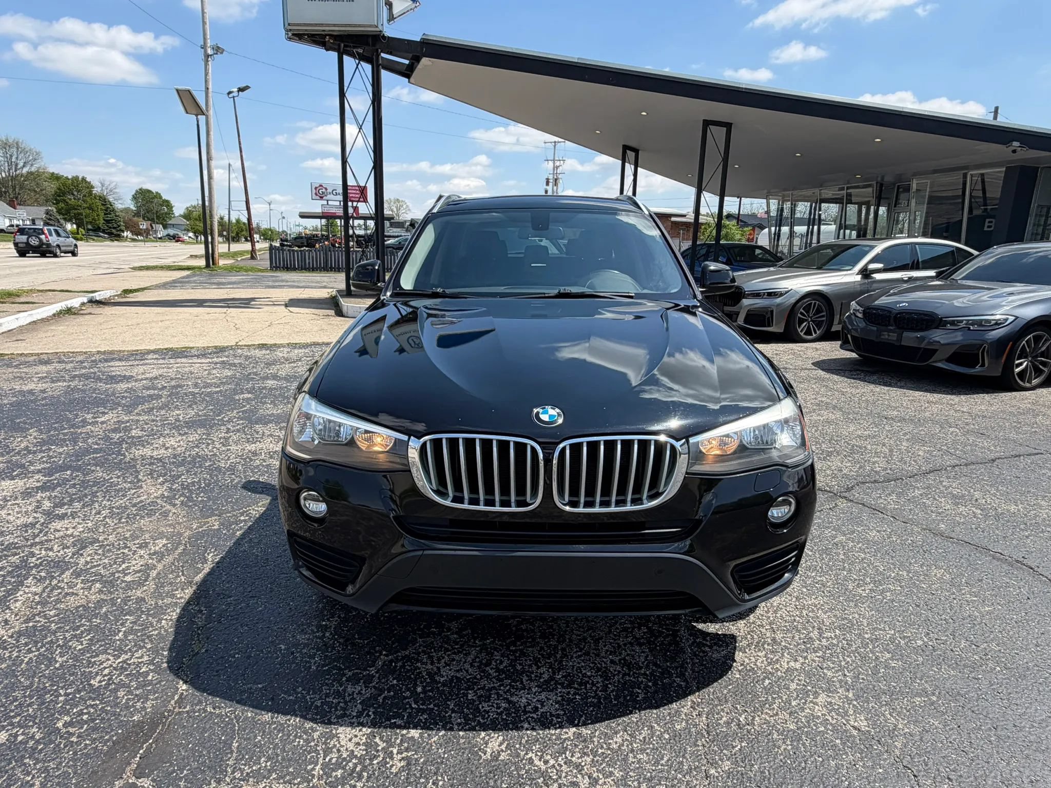 Used 2016 BMW X3 xDrive28i AWD/4WD image 2