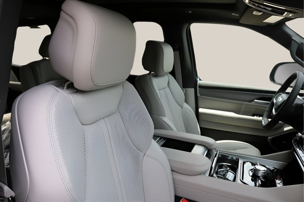 New 2026 Jeep Grand Wagoneer Limited AWD/4WD image 23