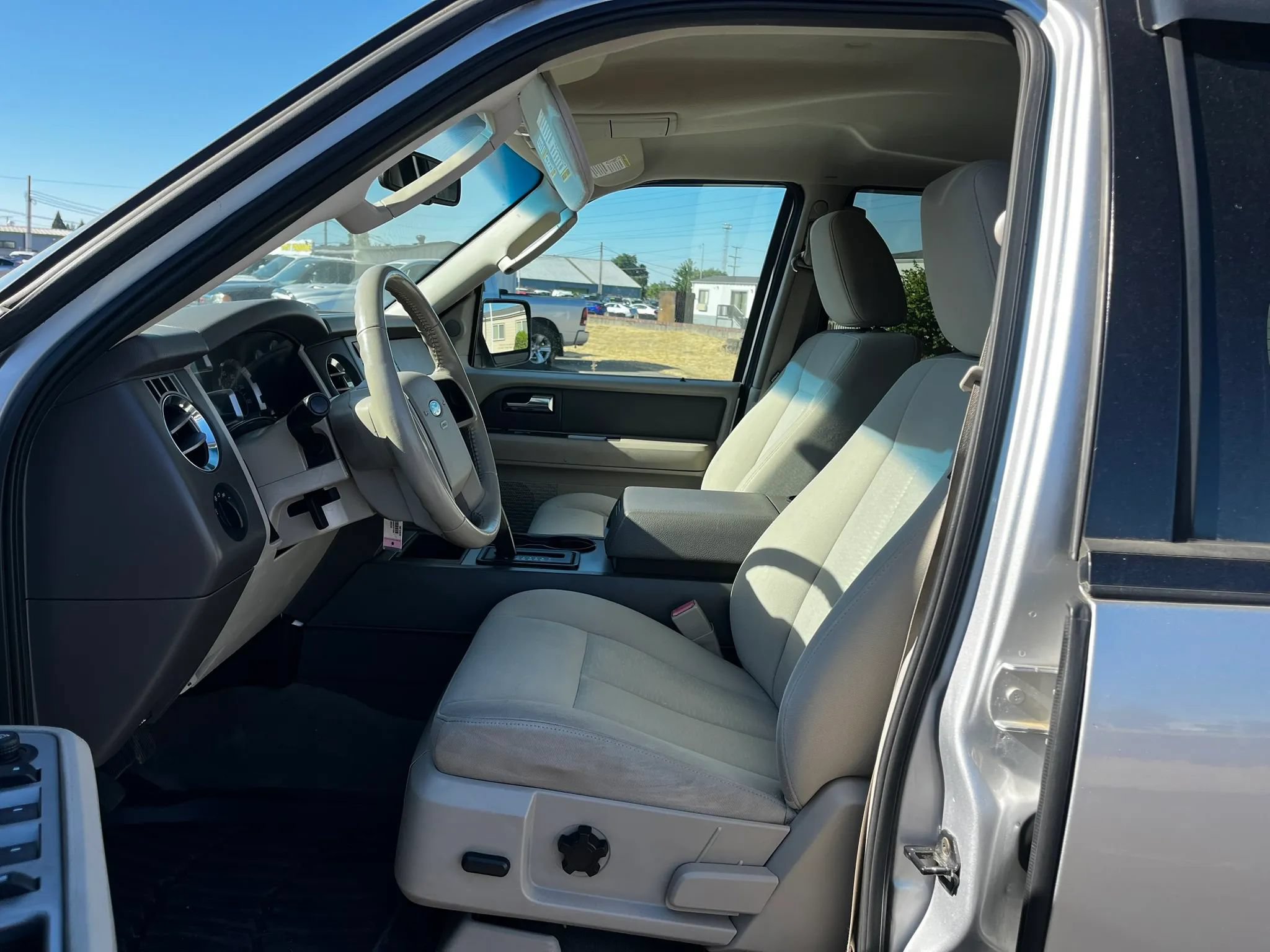 Used 2011 Ford Expedition XL w/ HD Trailer Tow Pkg AWD/4WD image 9