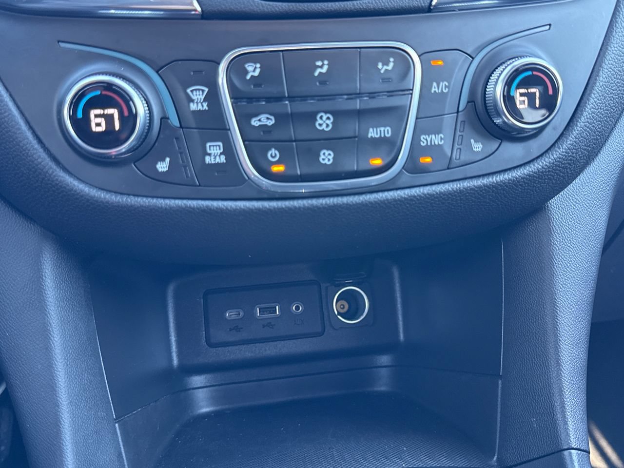 Used 2020 Chevrolet Equinox LT AWD/4WD image 19