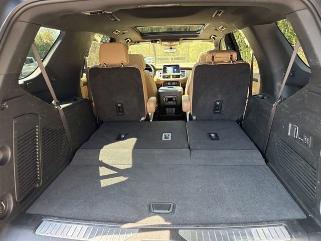 Used 2024 Chevrolet Tahoe Premier w/ Premium Package image 31