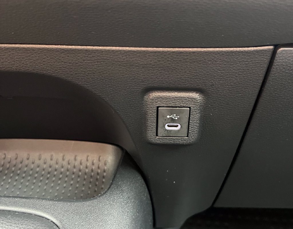 Used 2025 Toyota Corolla LE FWD image 30