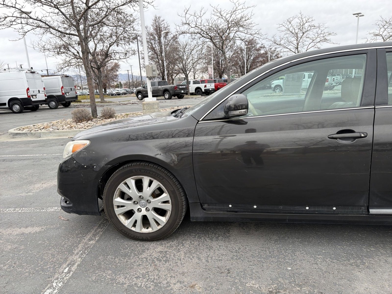 Used 2012 Toyota Avalon Base image 10