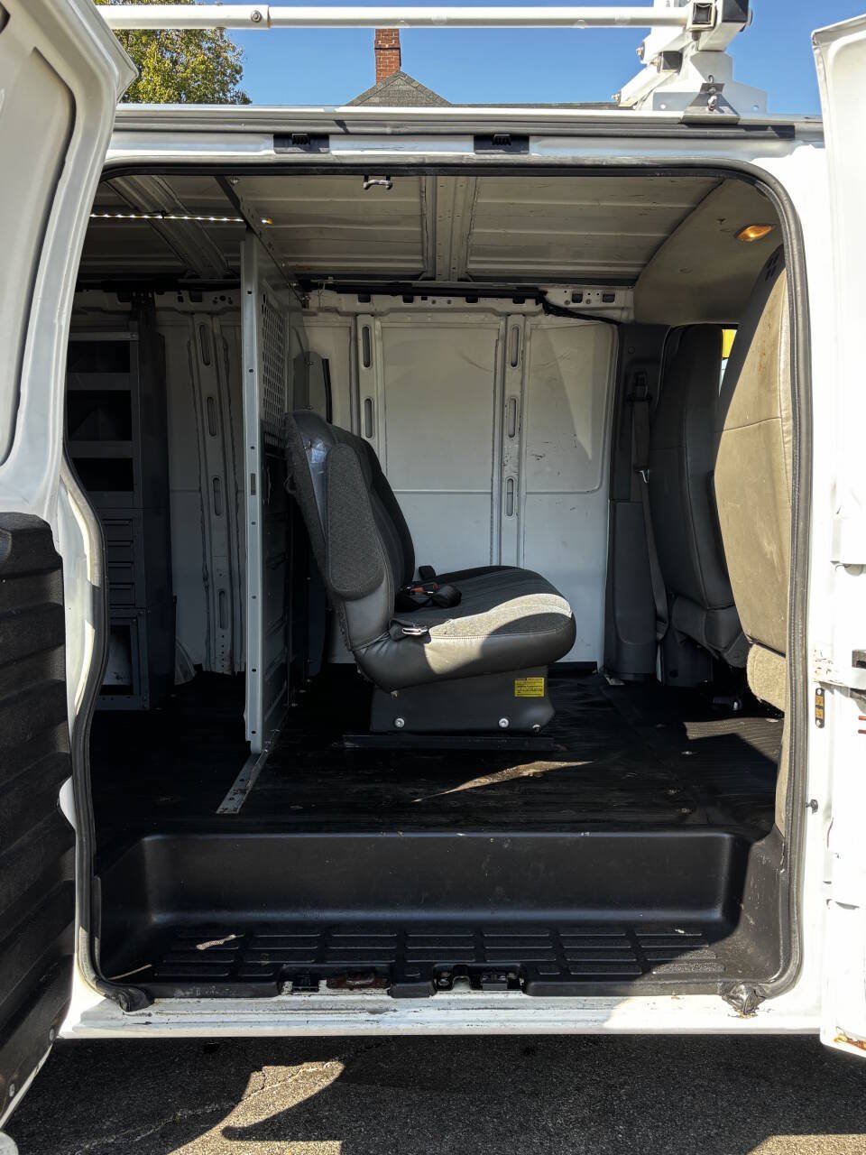 Used 2014 GMC Savana 3500 RWD image 17