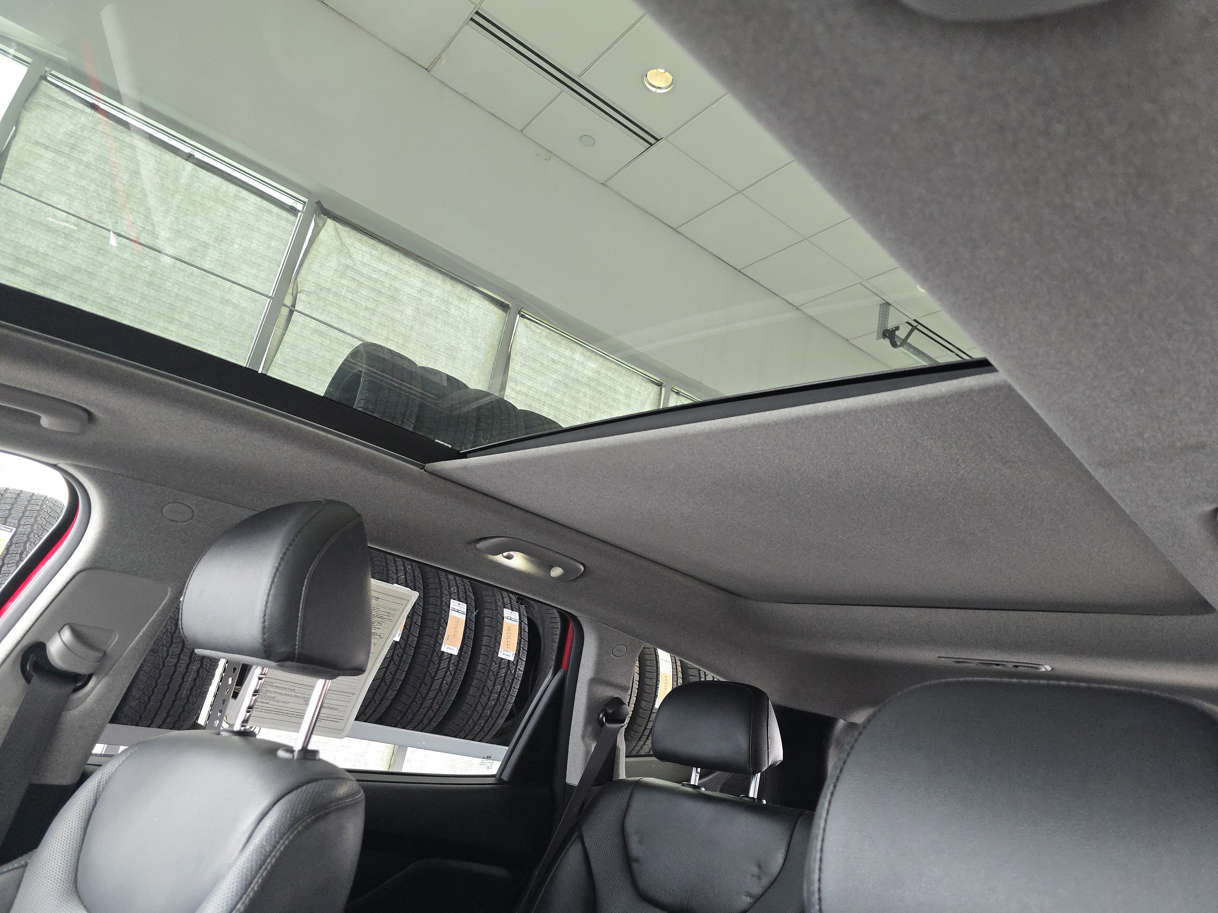 Used 2020 Hyundai Santa Fe SEL w/ Convenience + Premium Package image 14