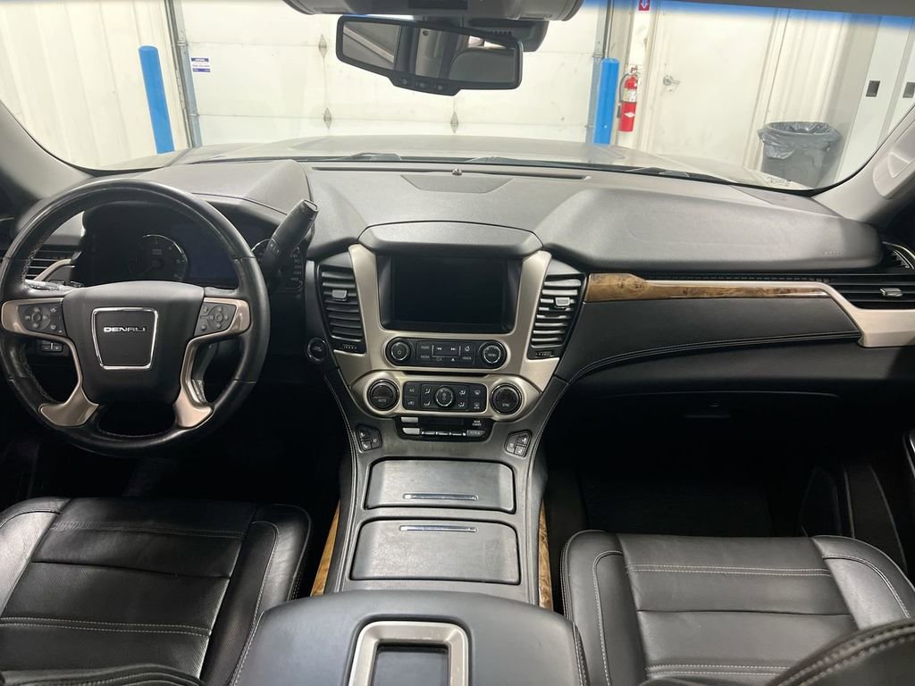 Used 2015 GMC Yukon XL Denali w/ Touring Package AWD/4WD image 10