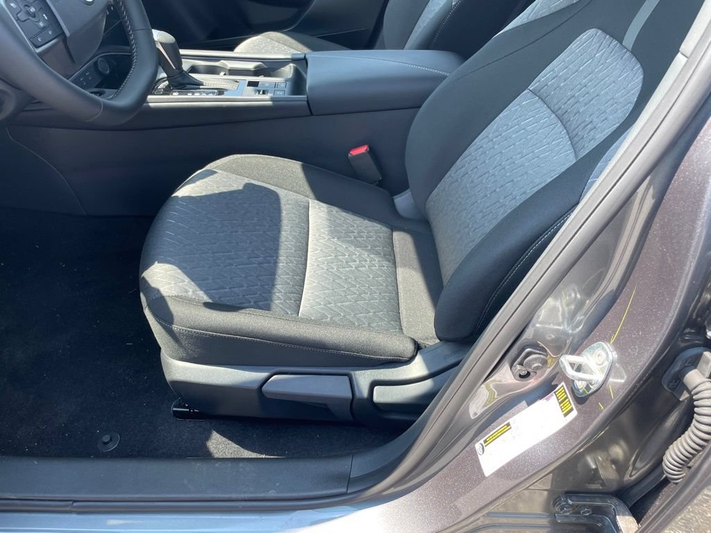 New 2026 Nissan Sentra SV w/ SV Convenience Package FWD image 9
