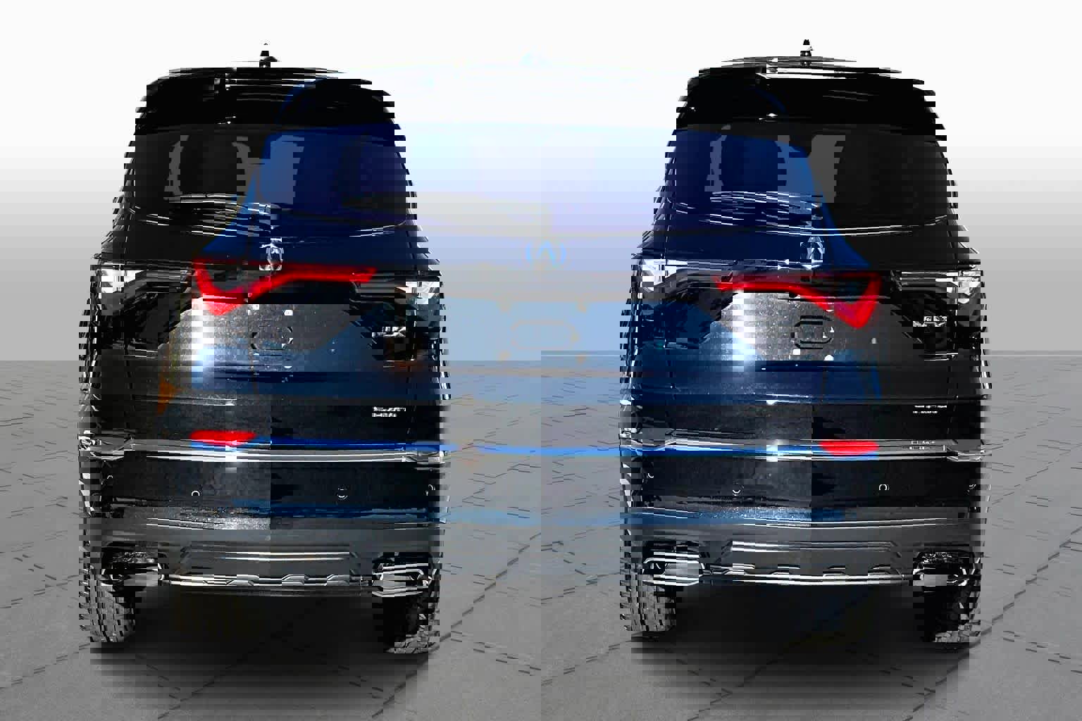 Used 2023 Acura MDX SH-AWD w/ Technology Package image 4