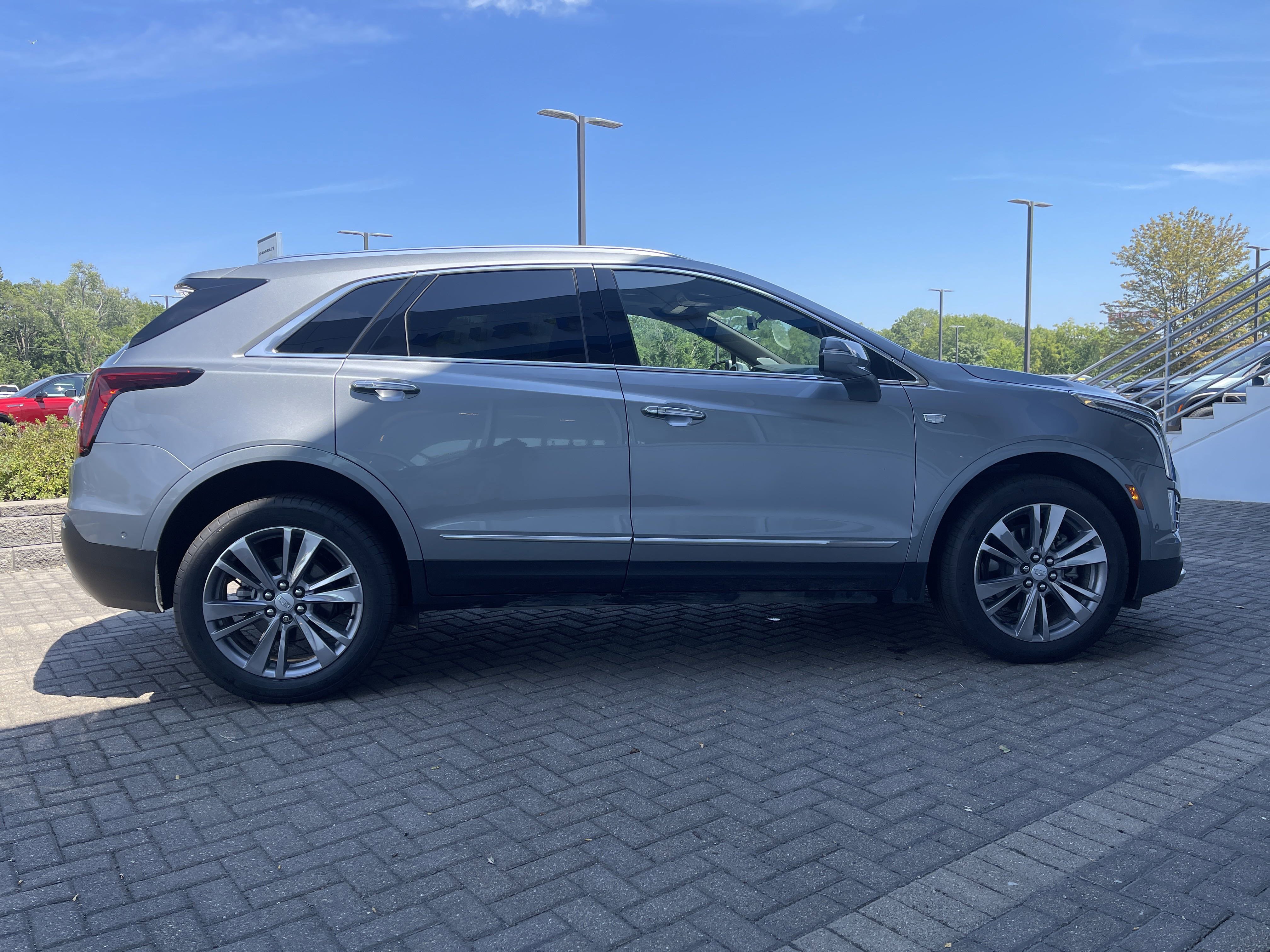 Used 2025 Cadillac XT5 Premium Luxury w/ Technology Package image 6