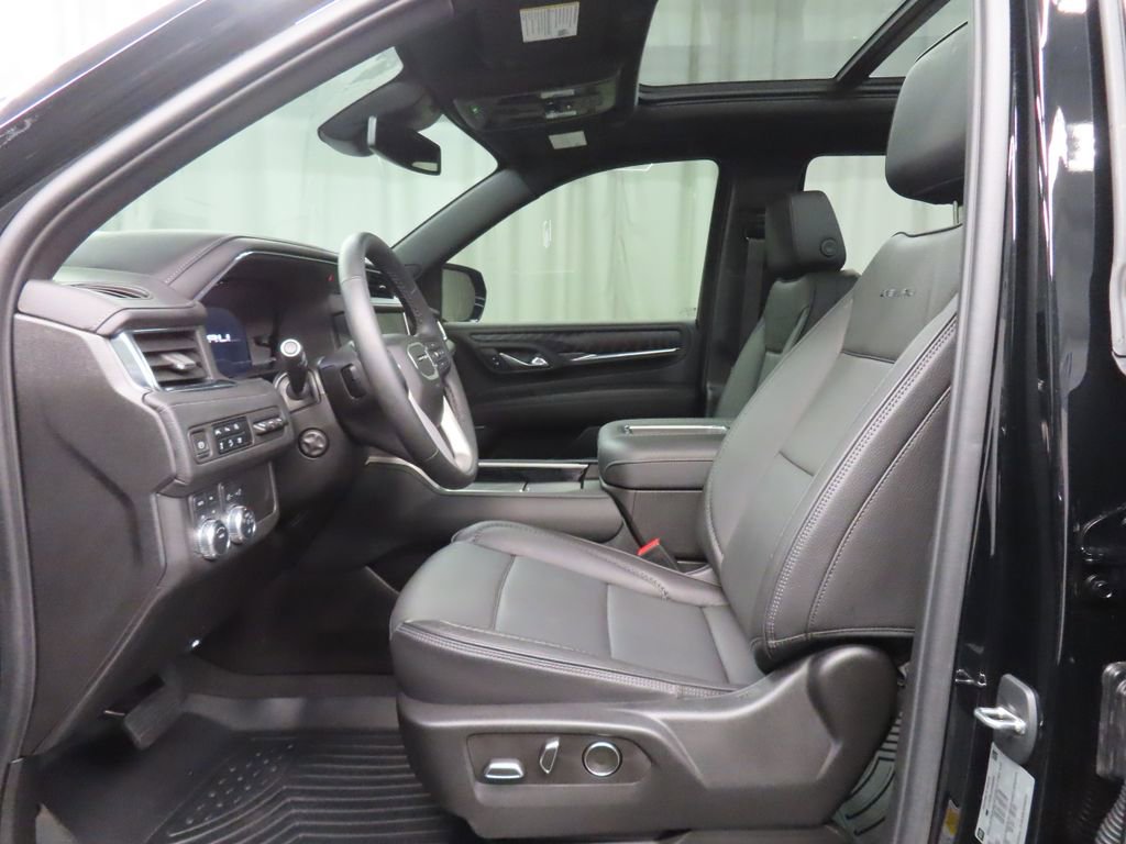 Used 2023 GMC Yukon Denali image 9