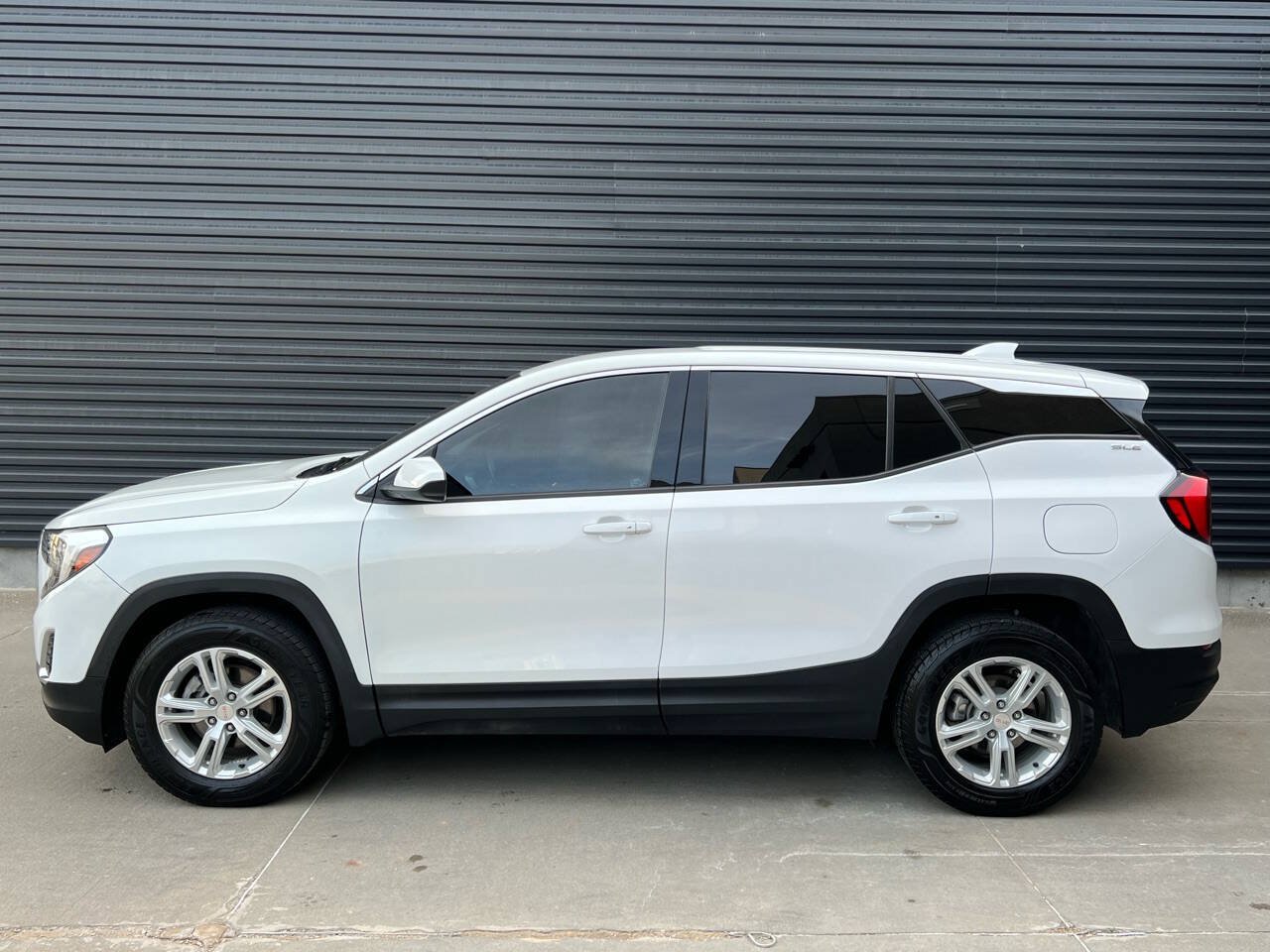 Used 2020 GMC Terrain SLE AWD/4WD image 9