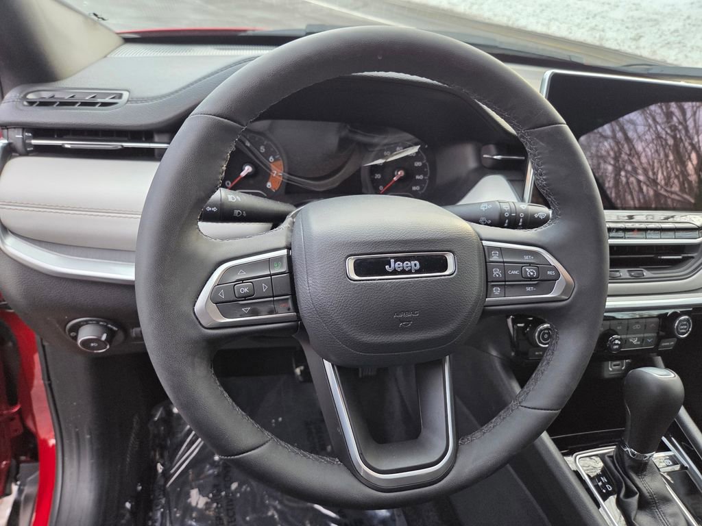 Used 2024 Jeep Compass Limited image 13