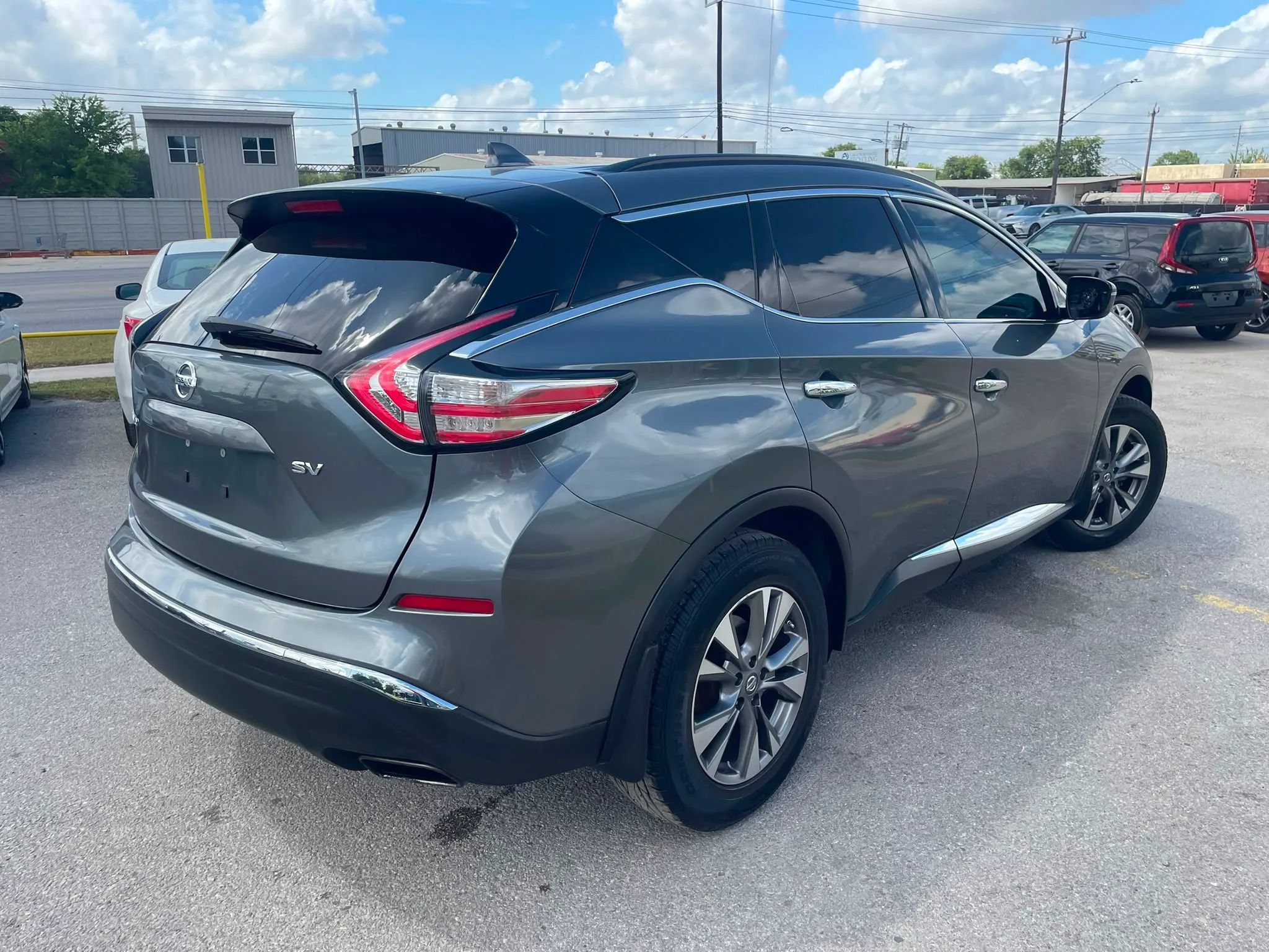 Used 2016 Nissan Murano SV FWD image 3