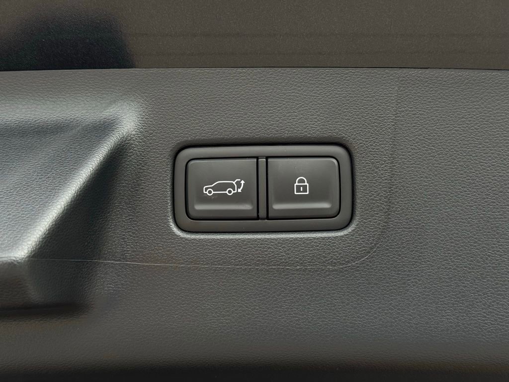 Used 2026 Hyundai Santa Fe SE image 14