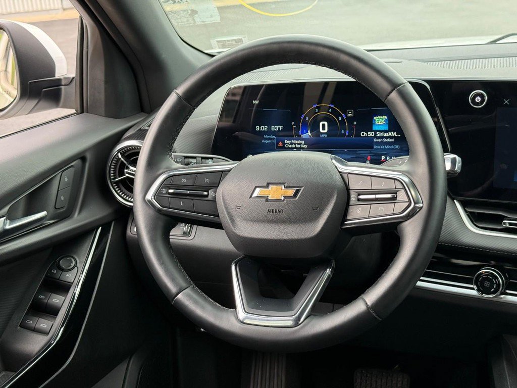 Used 2025 Chevrolet Equinox LT FWD image 14
