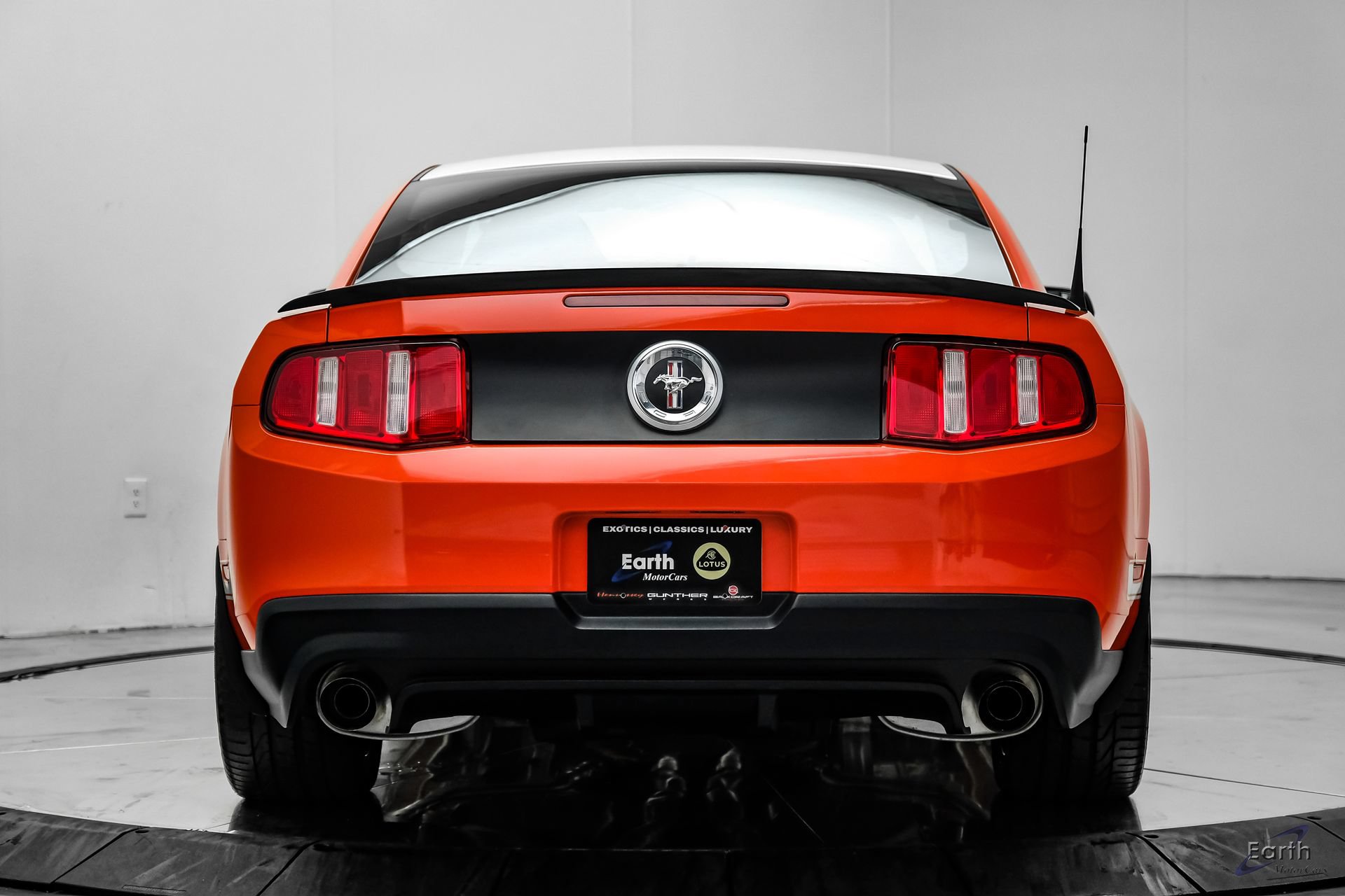 Used 2012 Ford Mustang Boss 302 w/ Boss 302 Accessory Pkg RWD image 12