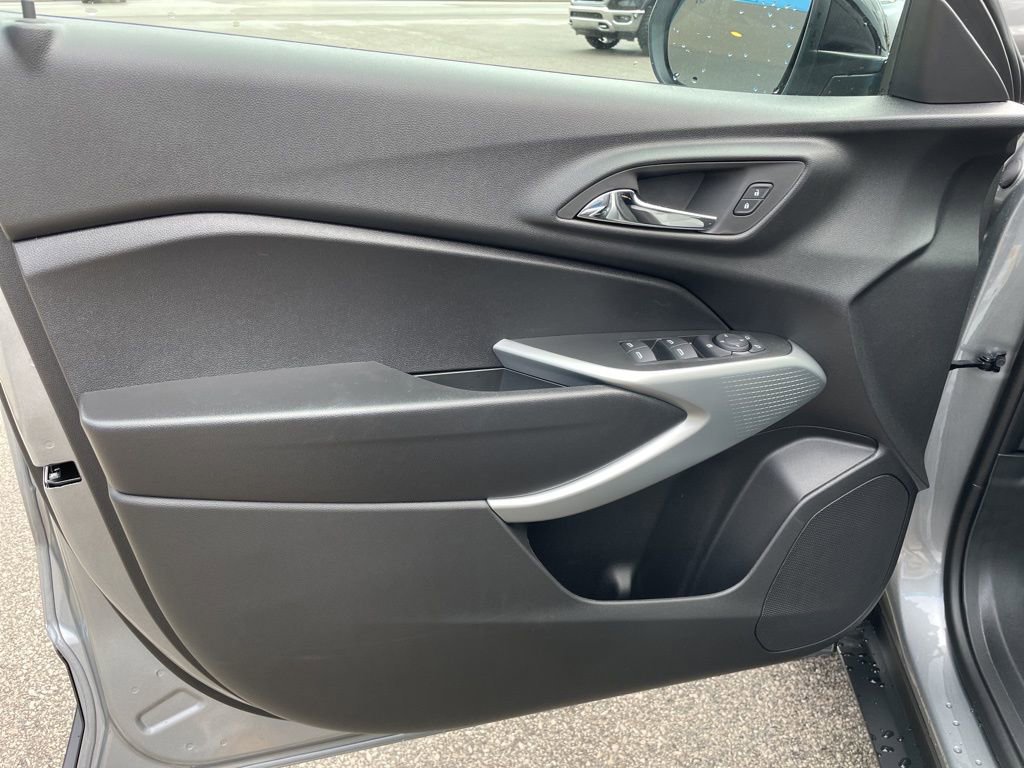 New 2026 Chevrolet Trax RS w/ Driver Confidence Package image 5