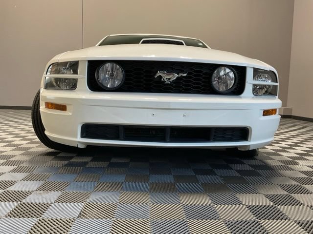Used 2007 Ford Mustang GT RWD image 3