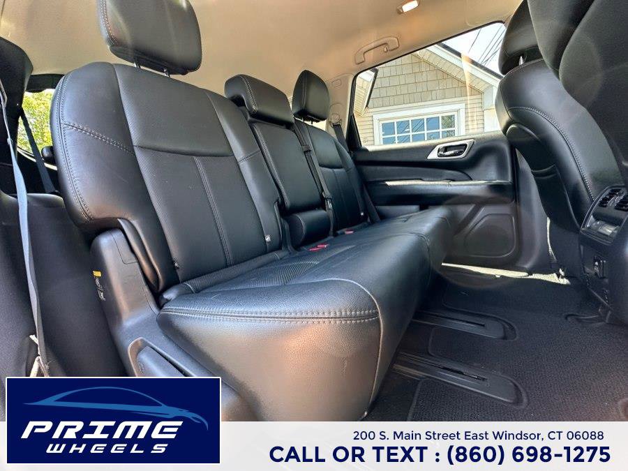 Used 2014 Nissan Pathfinder Platinum w/ Cargo Package AWD/4WD image 17