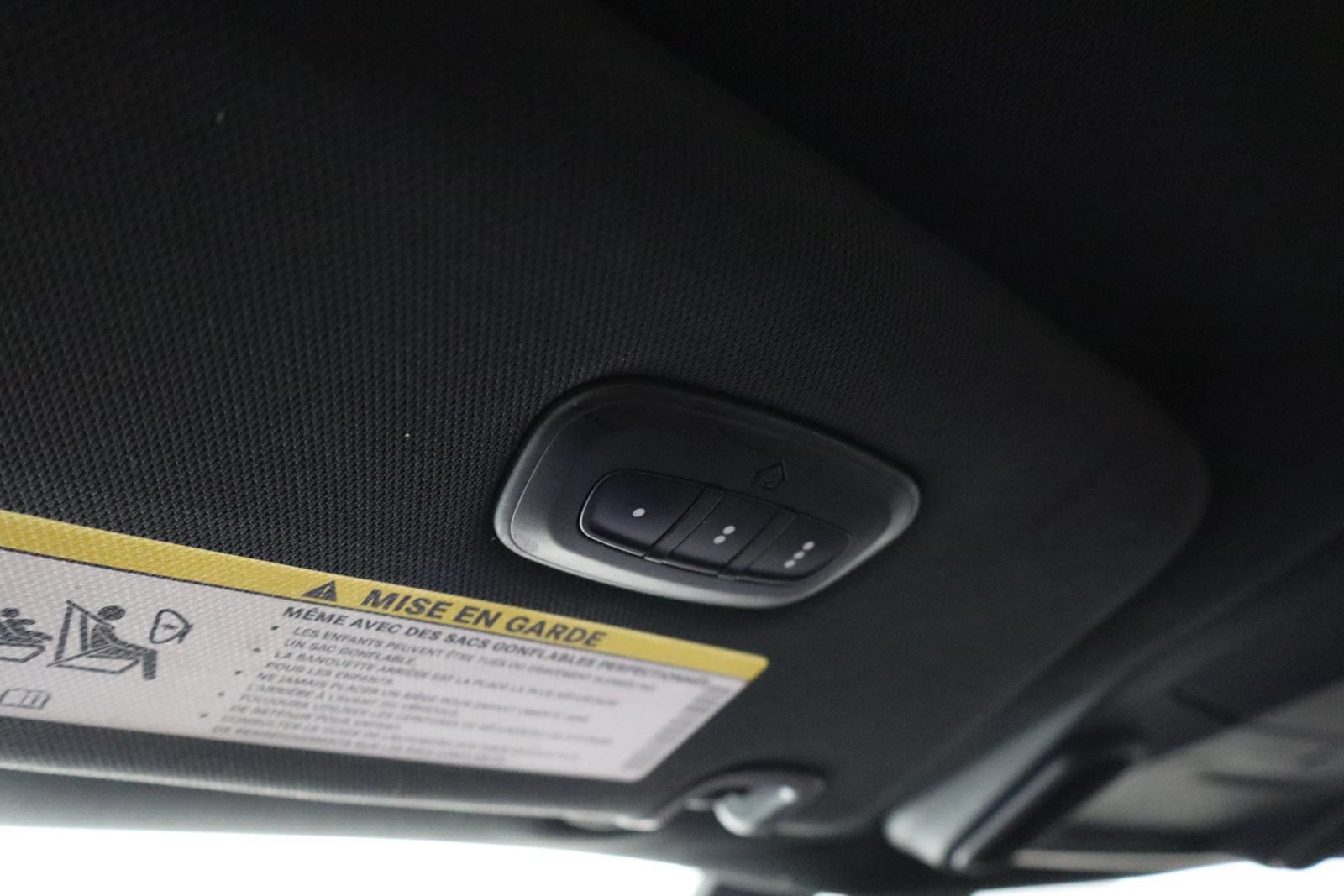 Used 2019 Chrysler Pacifica Limited w/ Advanced Safetytec Group FWD image 38