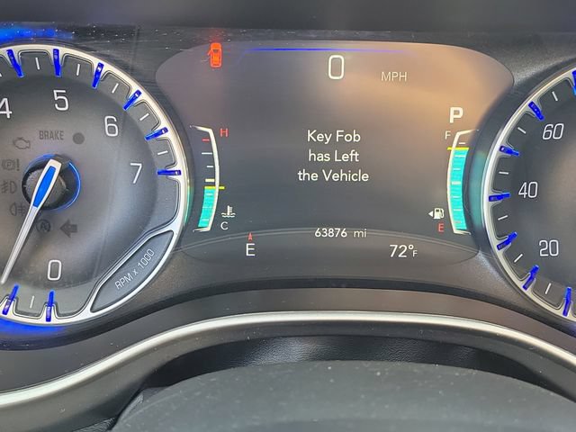 Used 2023 Chrysler Pacifica Touring-L FWD image 11