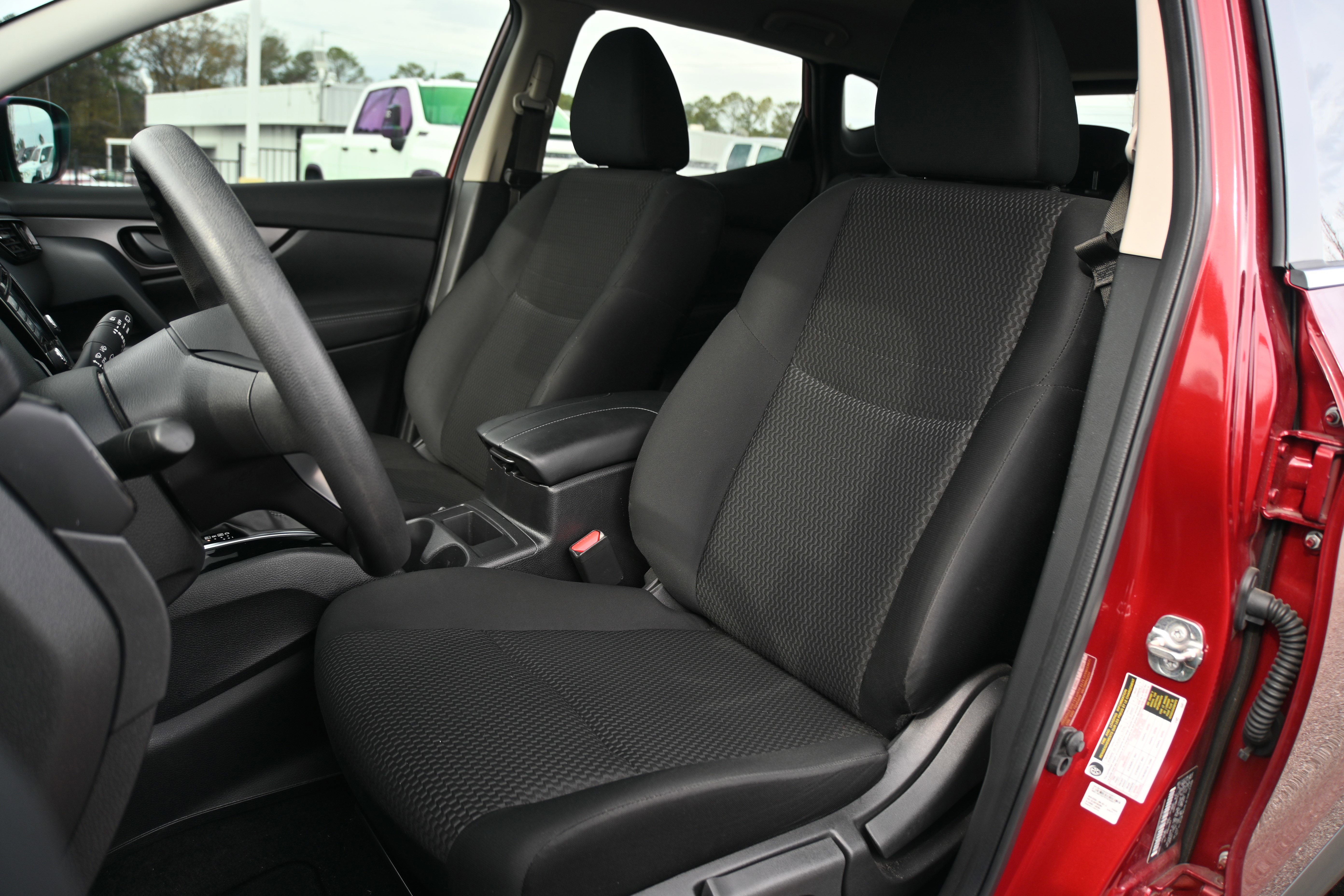 Used 2021 Nissan Rogue Sport S image 7