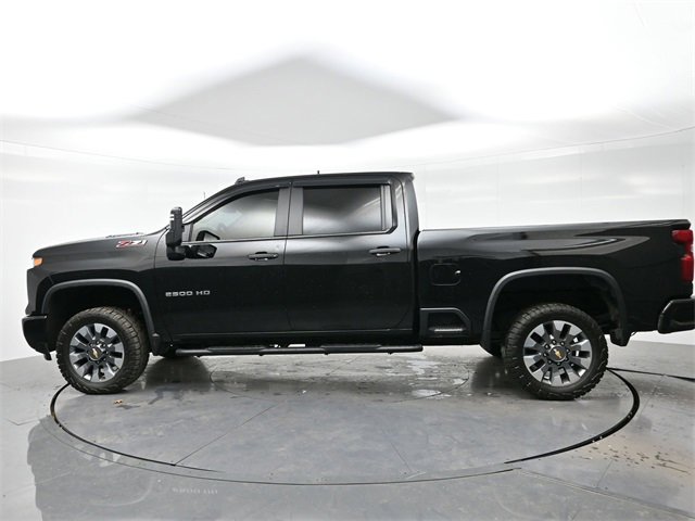Used 2024 Chevrolet Silverado 2500 Custom w/ Custom Value Package image 4