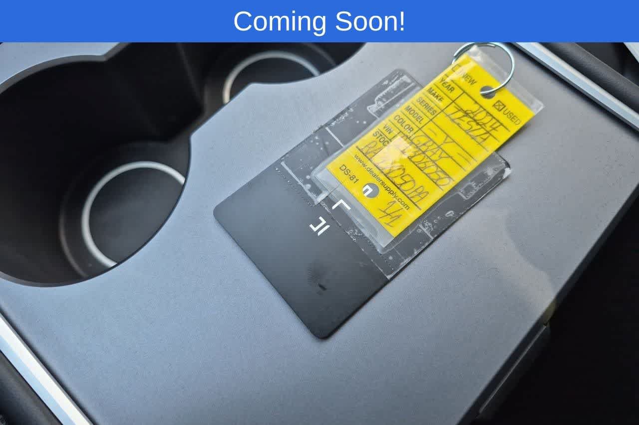 Used 2024 Tesla Model Y Long Range AWD/4WD image 31