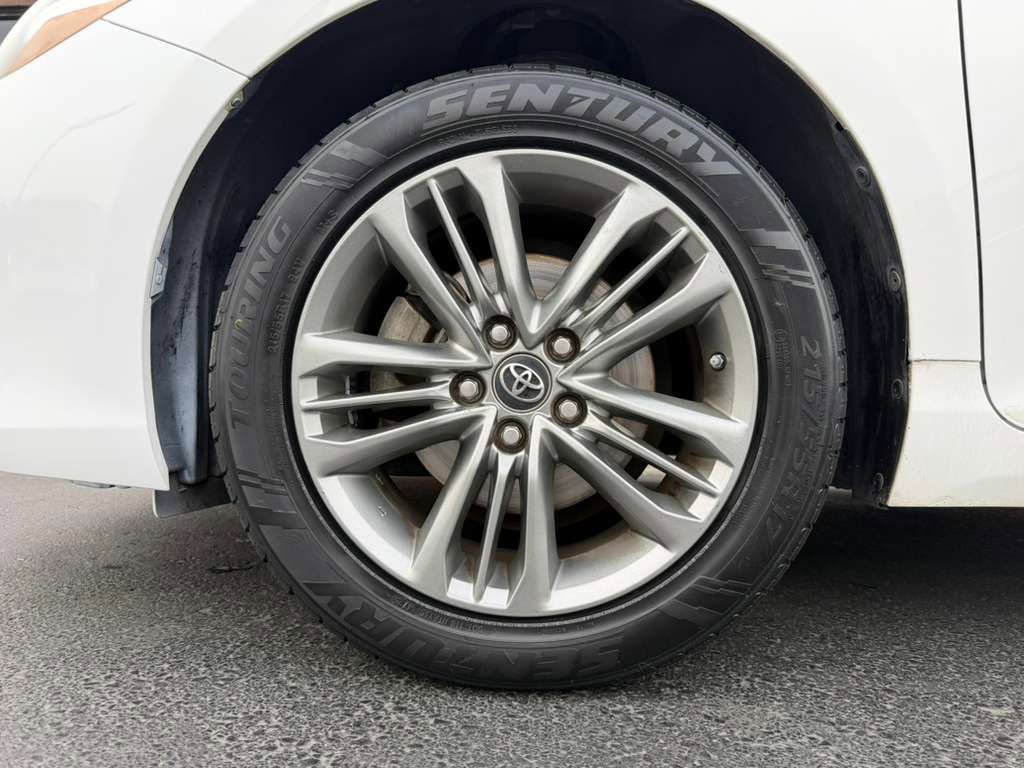 Used 2016 Toyota Camry SE image 30