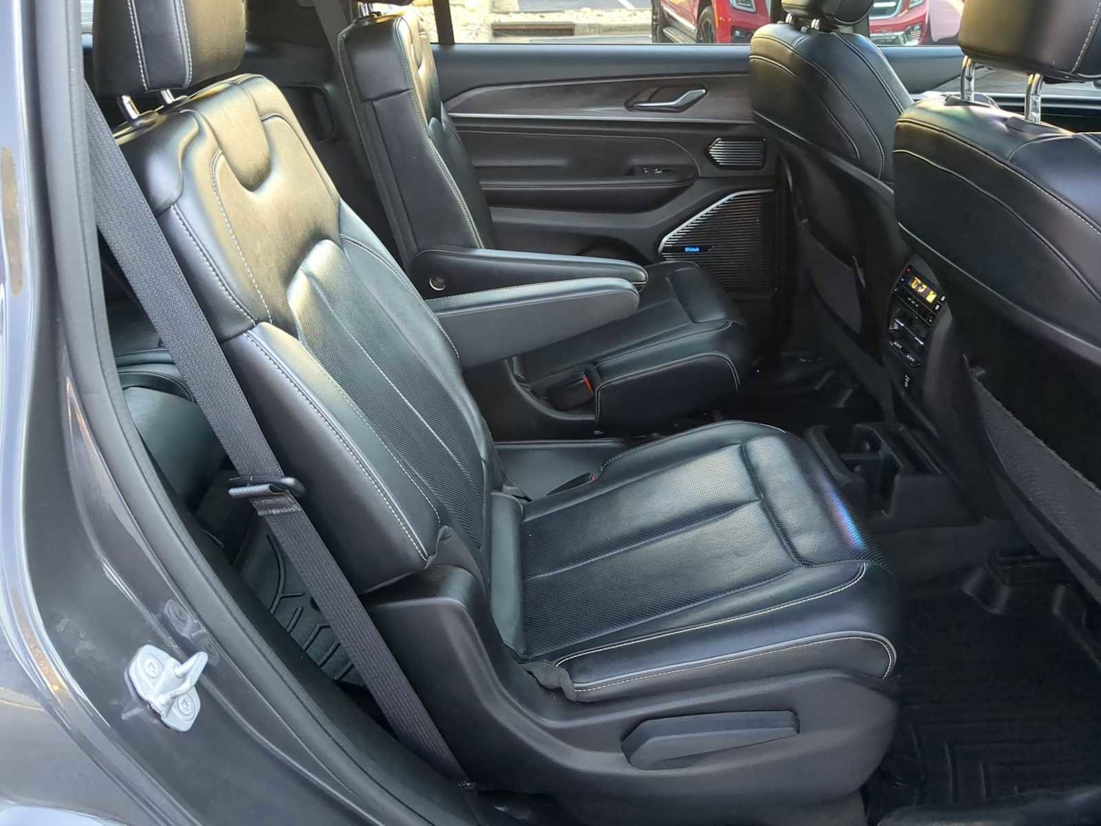 Used 2022 Jeep Grand Cherokee L Overland image 30