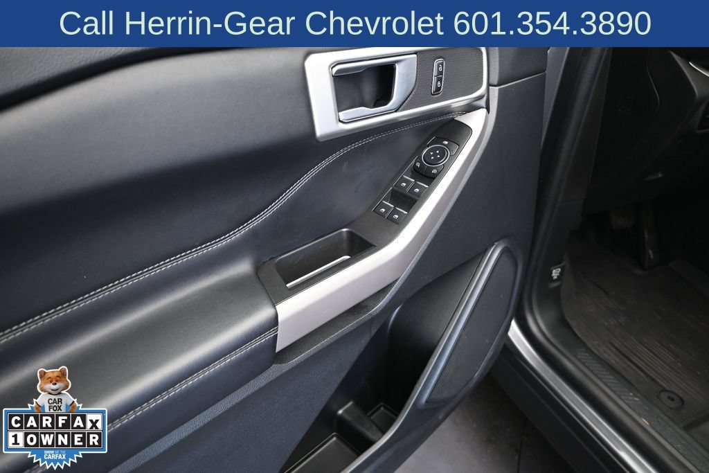 Used 2023 Ford Explorer XLT w/ Equipment Group 202A AWD/4WD image 11