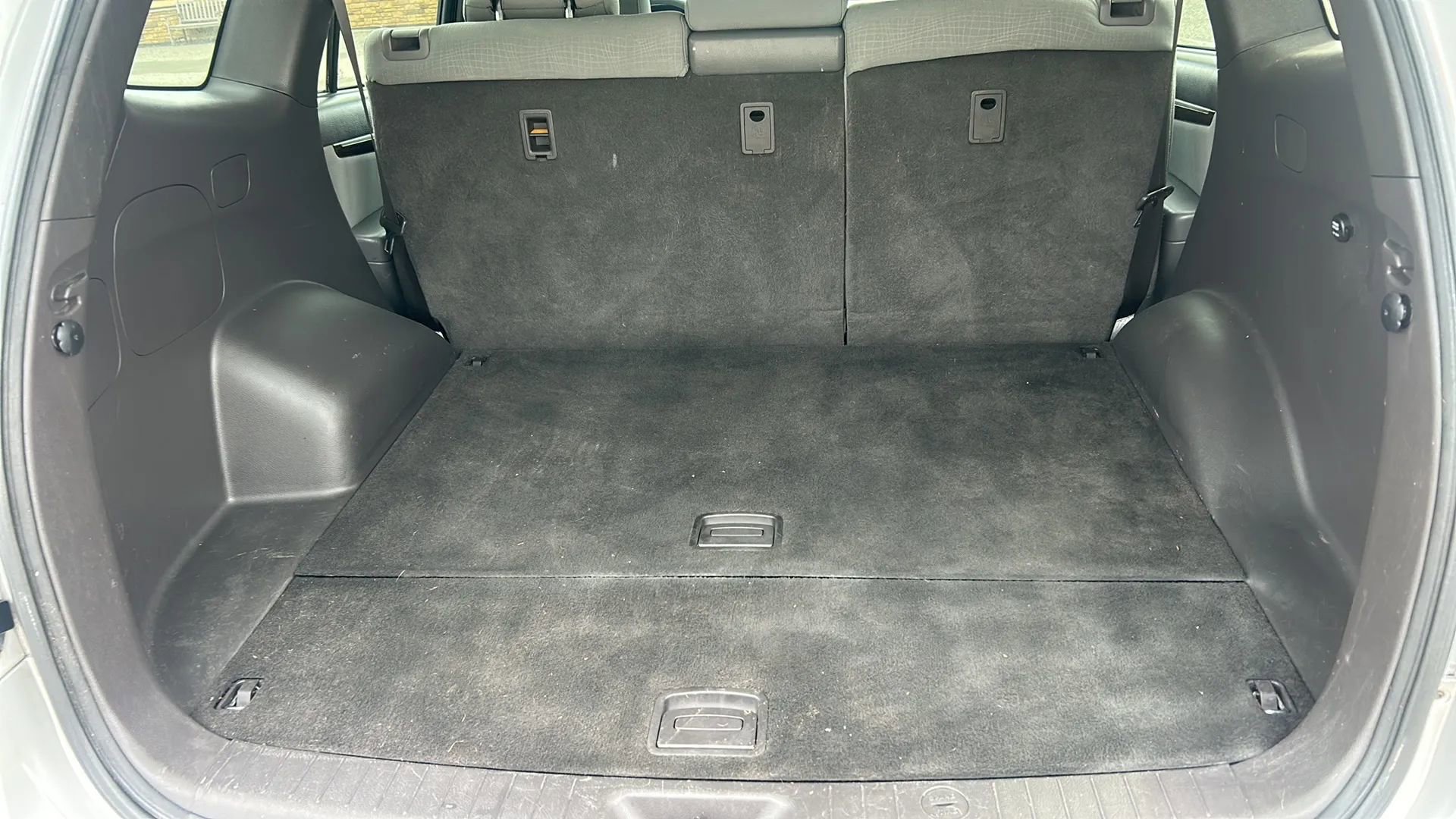 Used 2012 Hyundai Santa Fe GLS FWD image 12