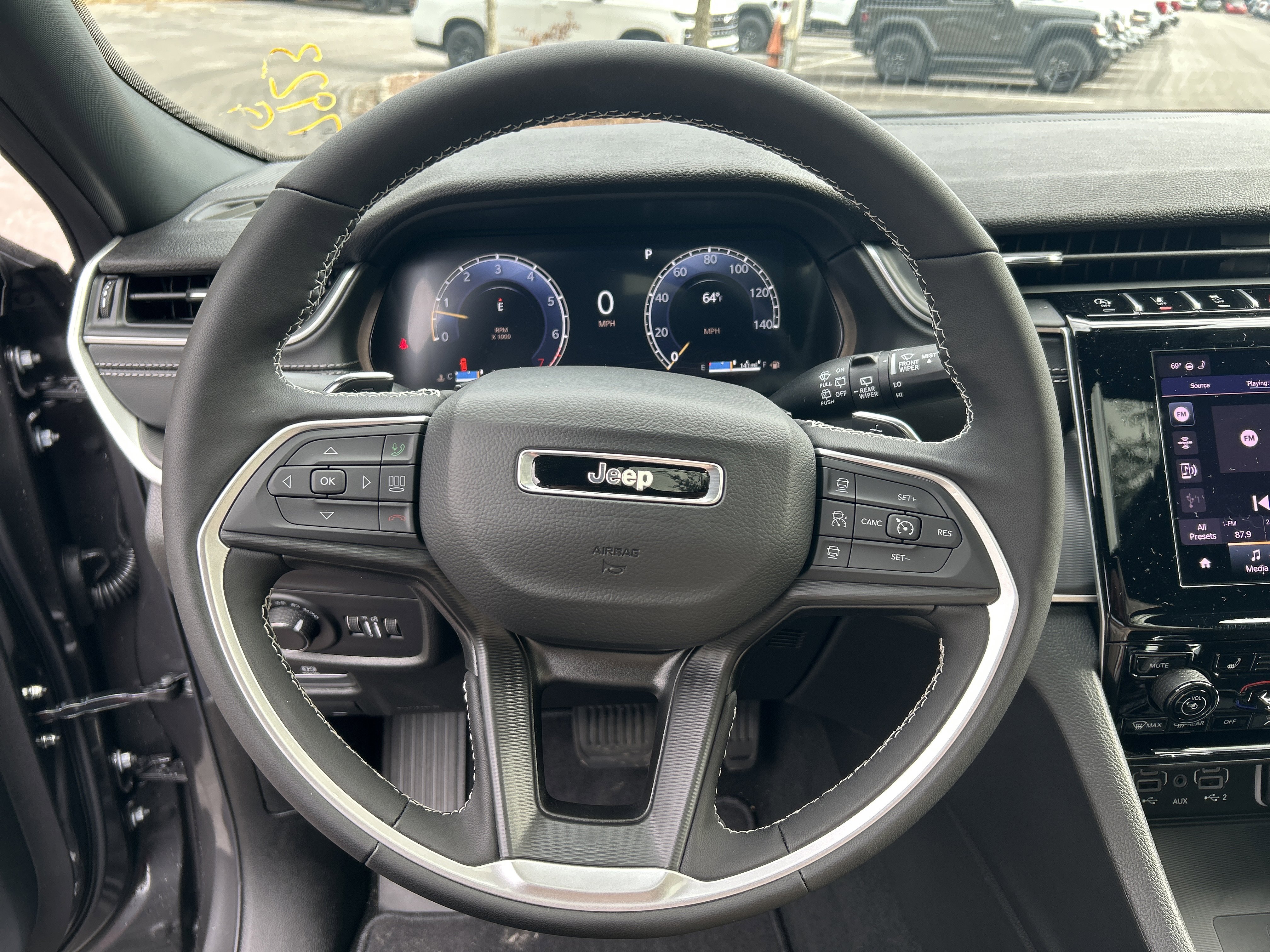 New 2025 Jeep Grand Cherokee Altitude image 40