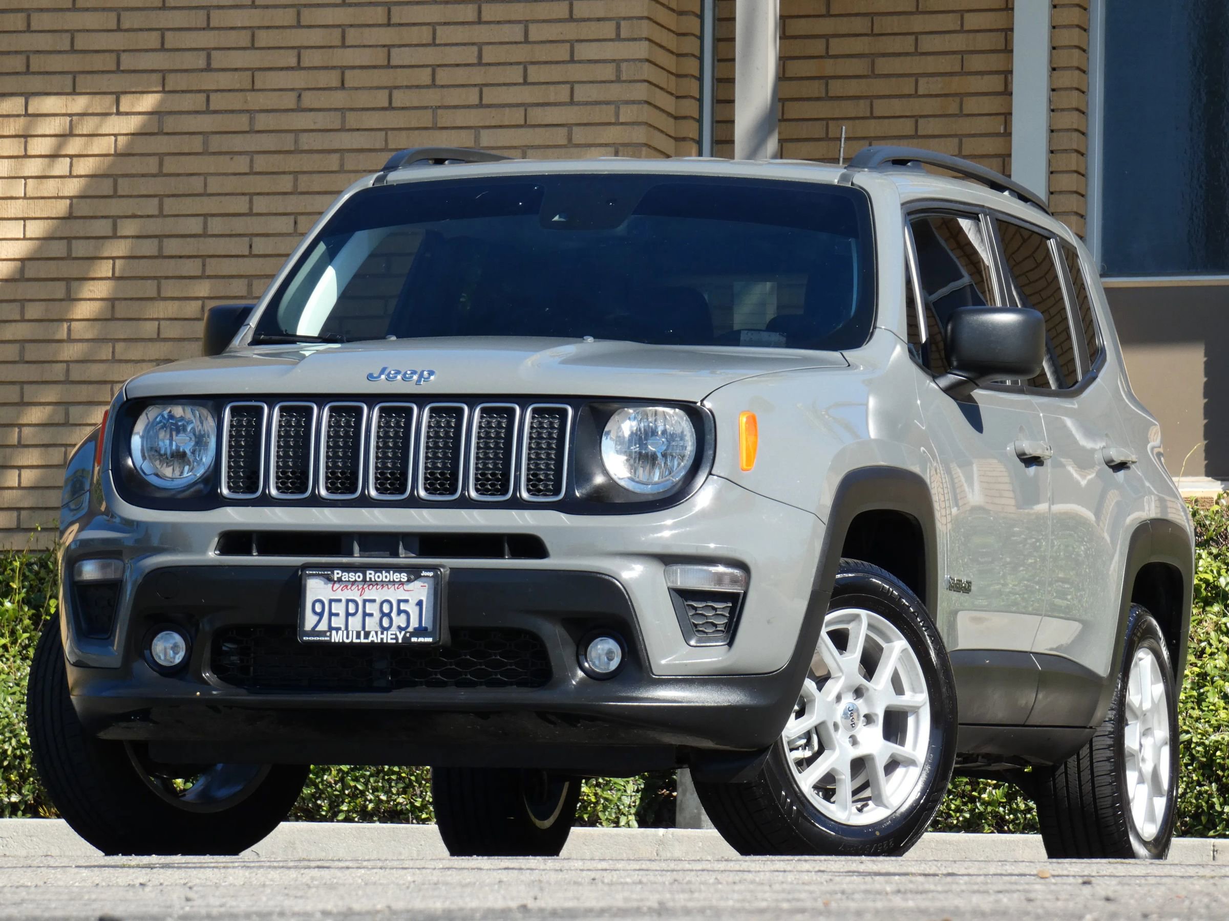 Used 2022 Jeep Renegade Latitude image 4