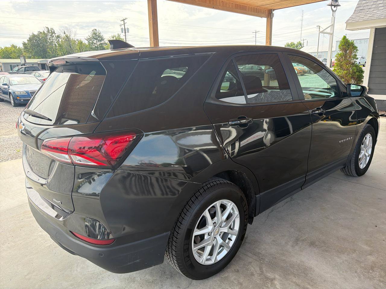 Used 2024 Chevrolet Equinox LS w/ LS Convenience Package AWD/4WD image 5