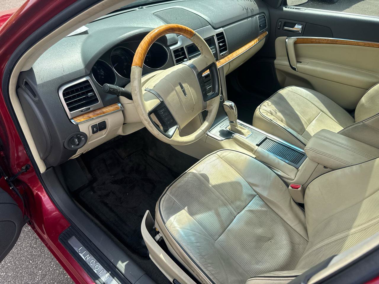 Used 2010 Lincoln MKZ FWD image 9
