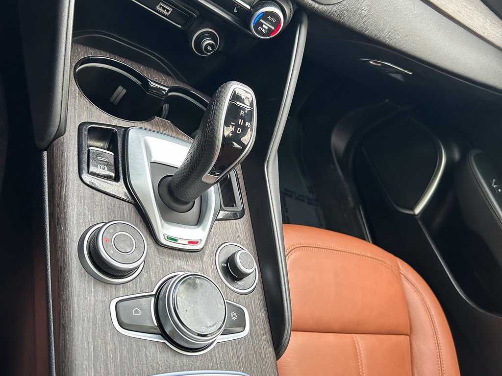 Used 2022 Alfa Romeo Giulia Ti RWD image 19