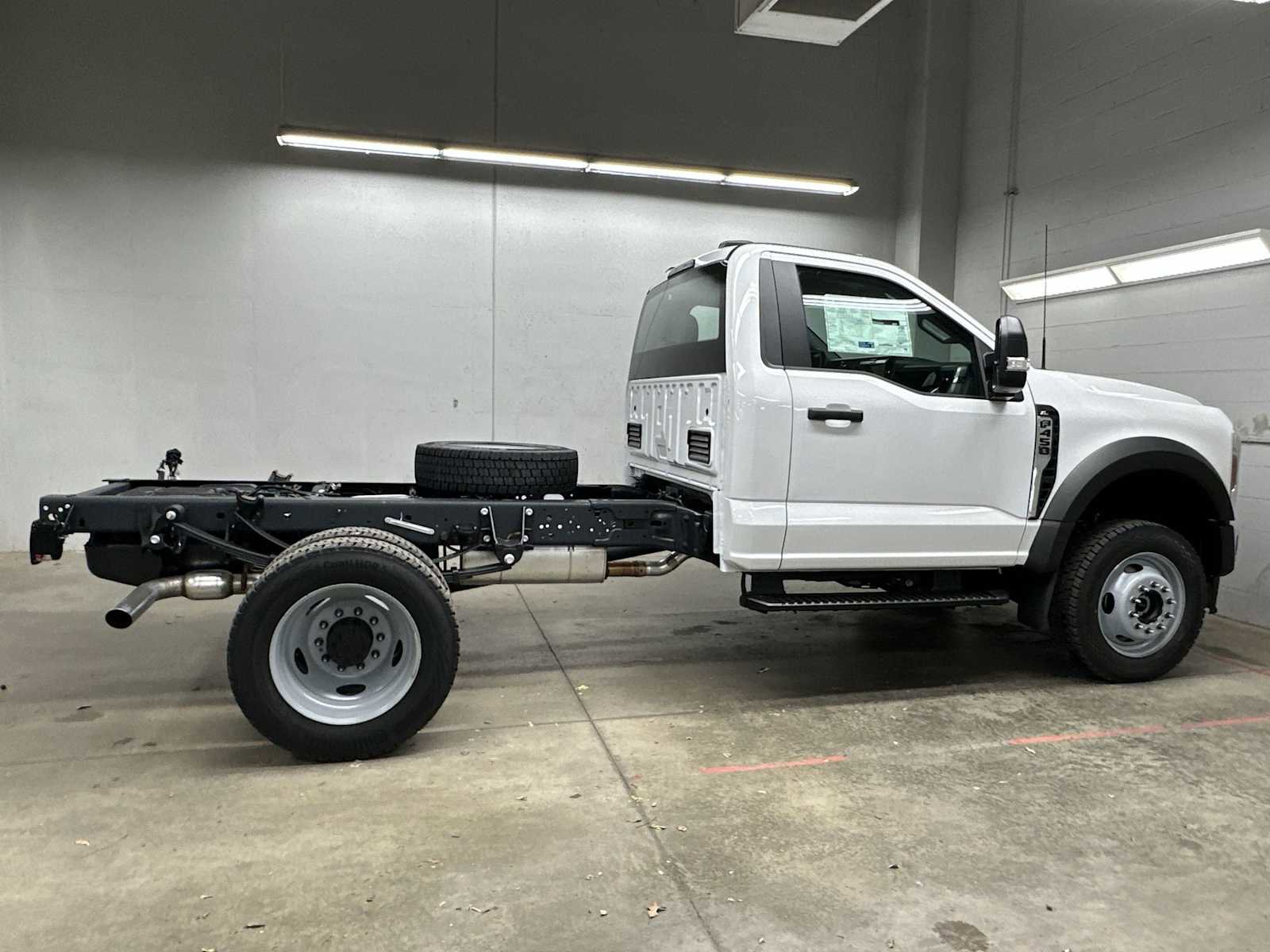 New 2026 Ford F450 XL w/ XL Chrome Package image 3