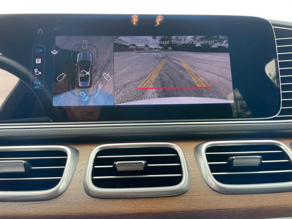 Used 2025 Mercedes-Benz GLE 350 4MATIC w/ Winter Package image 18
