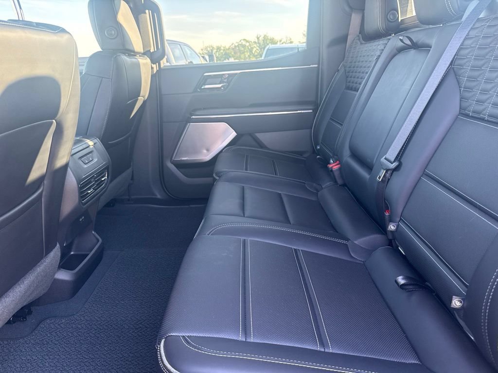 Used 2025 GMC Sierra EV Denali AWD/4WD image 9