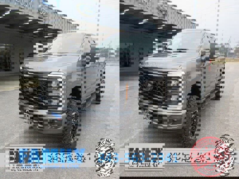 New 2025 Ford F250 XLT w/ Black Appearance Package