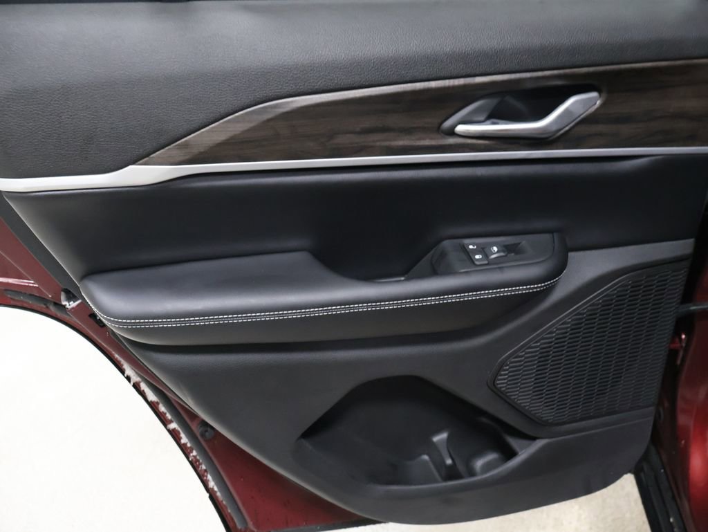 New 2026 Jeep Grand Cherokee Laredo image 12