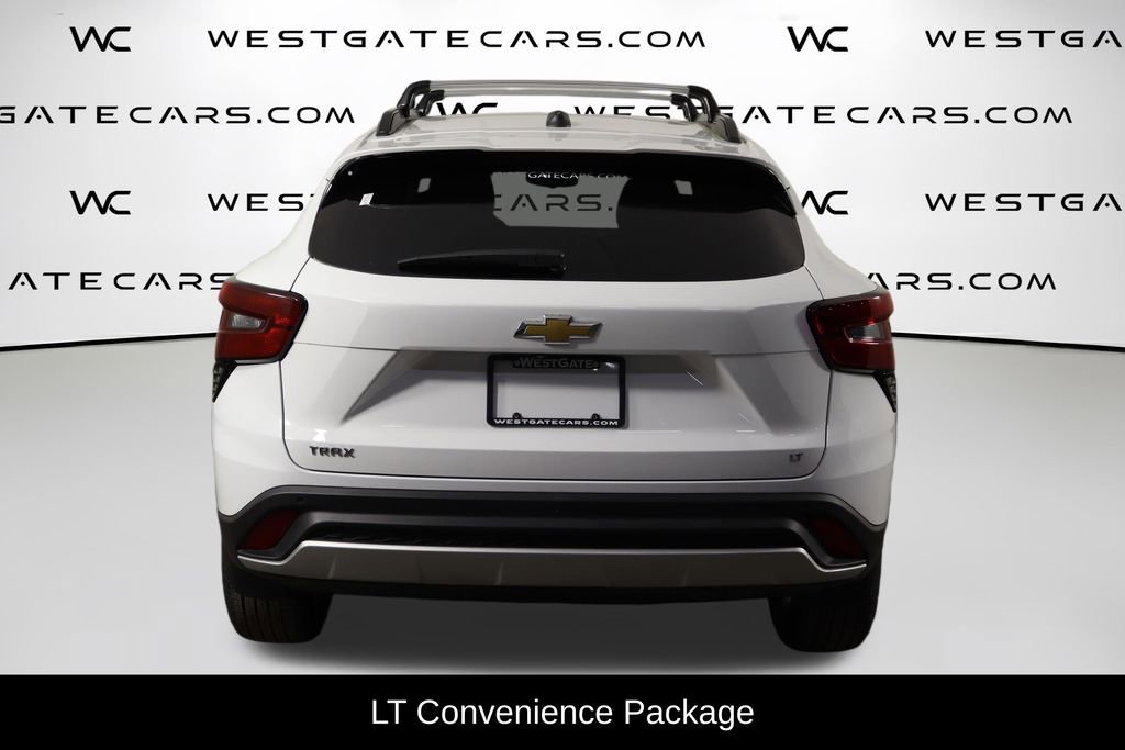 Used 2025 Chevrolet Trax LT w/ Driver Confidence Package FWD image 4