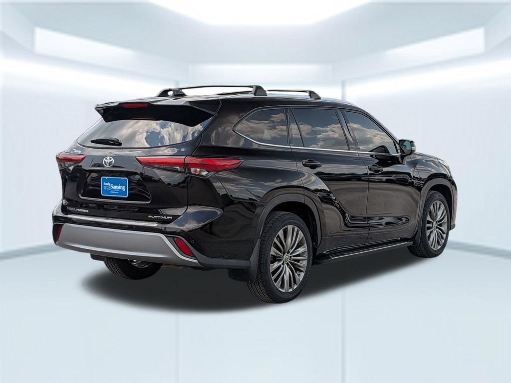 Used 2021 Toyota Highlander Platinum FWD image 6