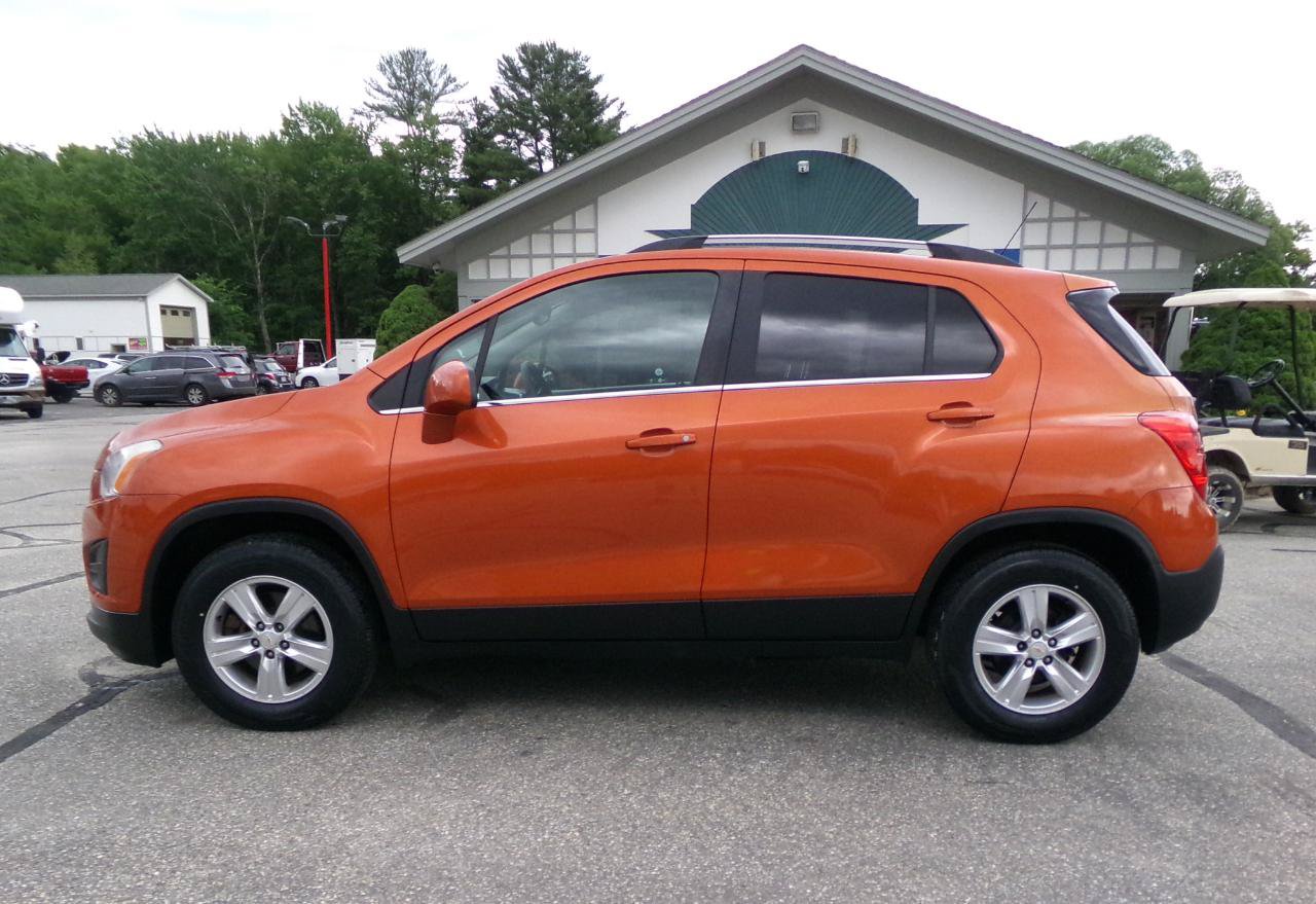Used 2016 Chevrolet Trax LT w/ LT Sun and Sound Package AWD/4WD image 2