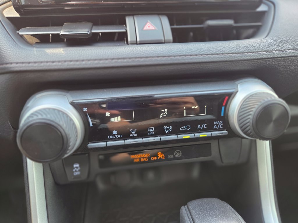 Used 2022 Toyota RAV4 LE FWD image 23