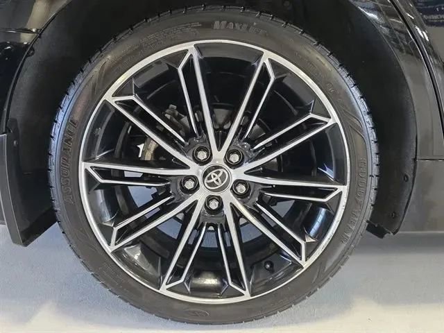 Used 2022 Toyota Avalon Touring w/ Advanced Safety Package image 37