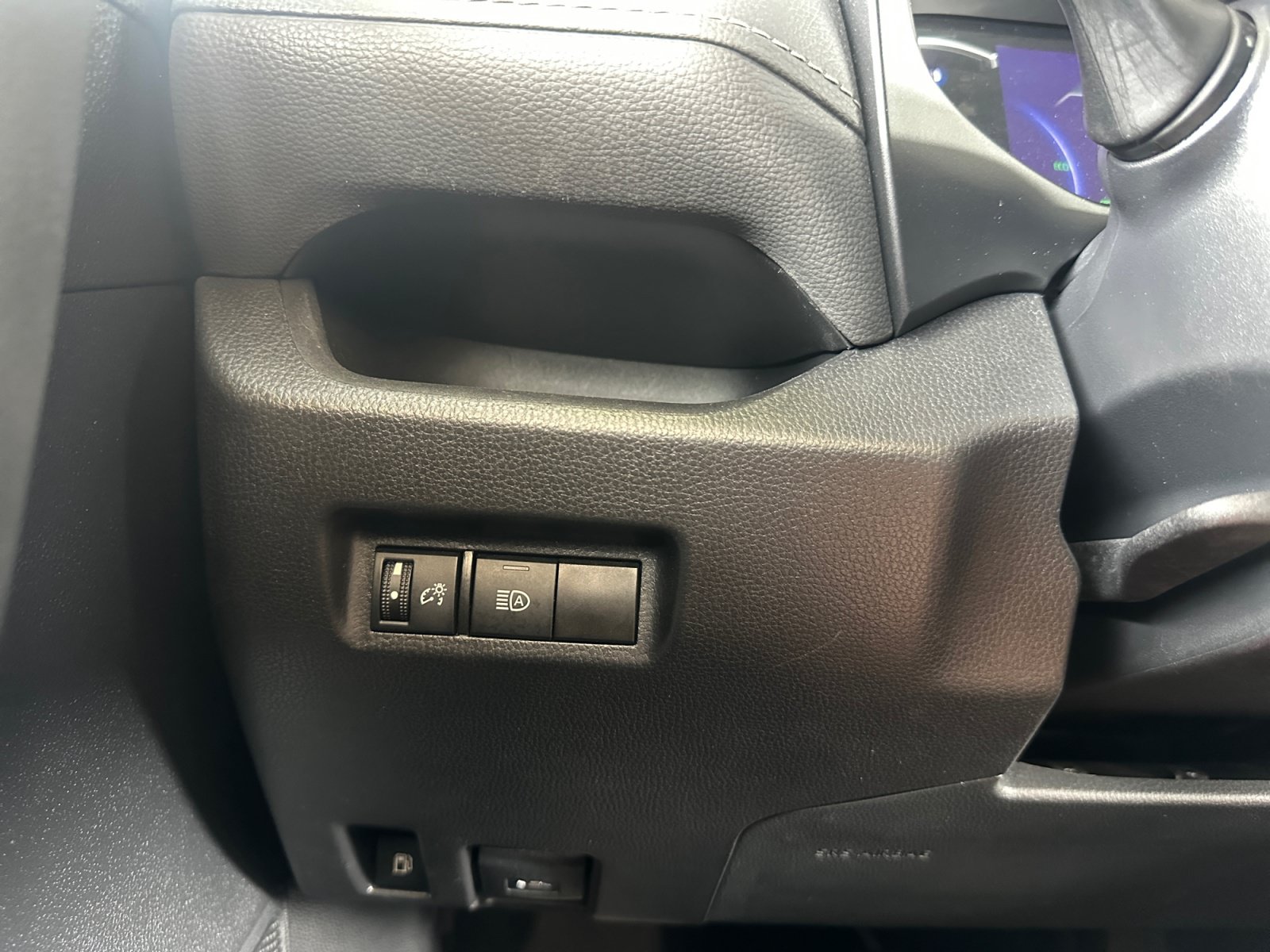 Used 2023 Toyota RAV4 LE AWD/4WD image 17