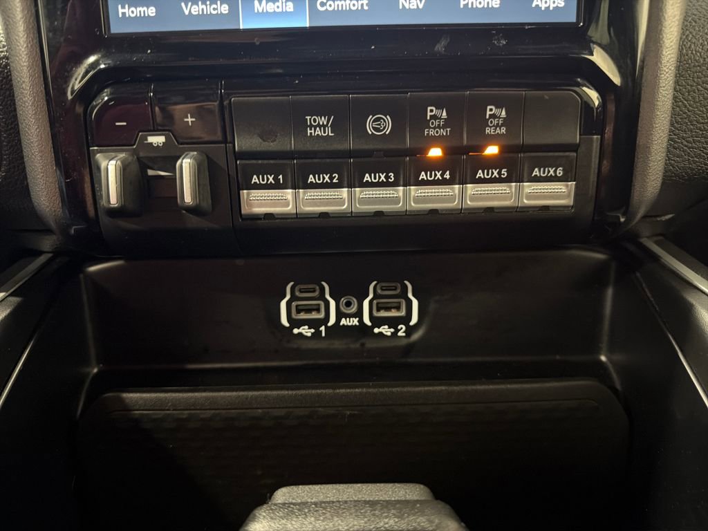 Used 2024 RAM 2500 Big Horn w/ Sport Appearance Package AWD/4WD image 15