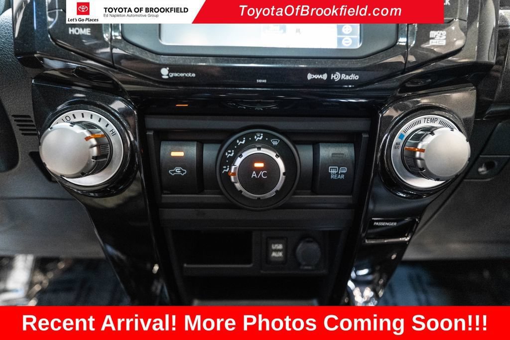 Used 2018 Toyota 4Runner TRD Off-Road Premium AWD/4WD image 27